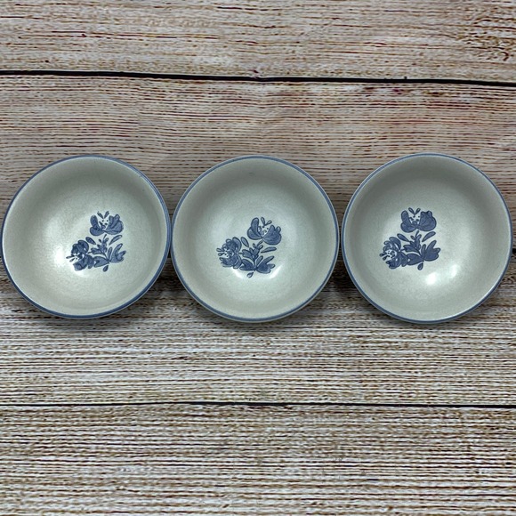 Pfaltzgraff USA Yorktown Bowls Set of 3 Blue Floral Vintage Stoneware USA - Picture 1 of 9